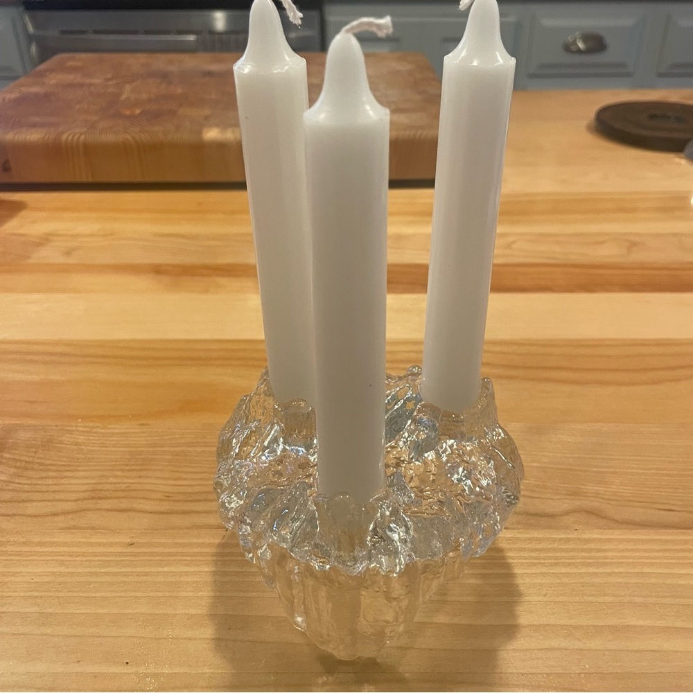 L E Smith ice crystal reversible candle holder